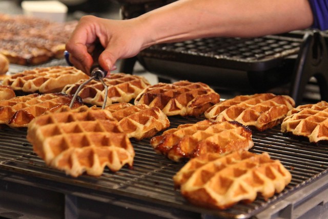 Liège waffle pick: Essential for flawless handling and cooking in the waffle iron!